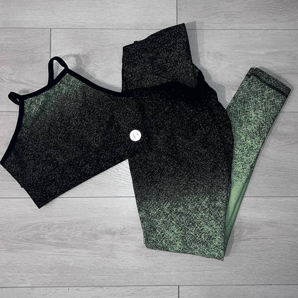 Workout Set Neon Green StarDust Scrunch Butt leggings and Sports Bra